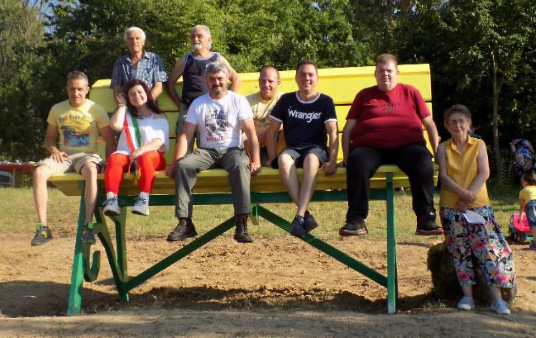 big bench volontari capriglio