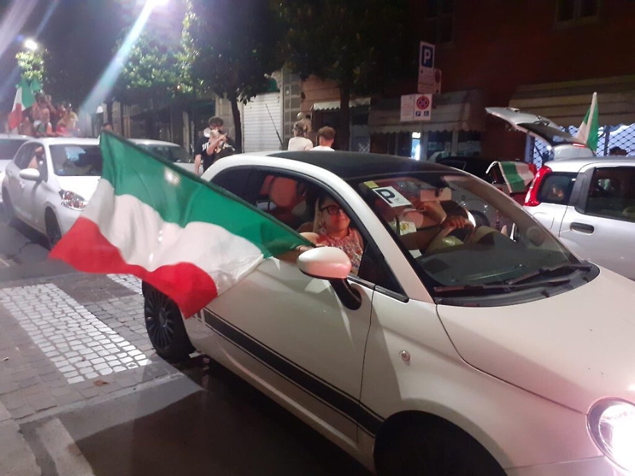 03702179-F903-4A31-BE9C-44D58706D865