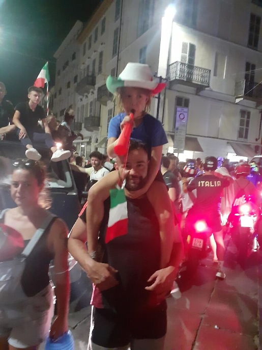 8546AD1C-7E92-42DA-BF3A-40D6B76B9B03