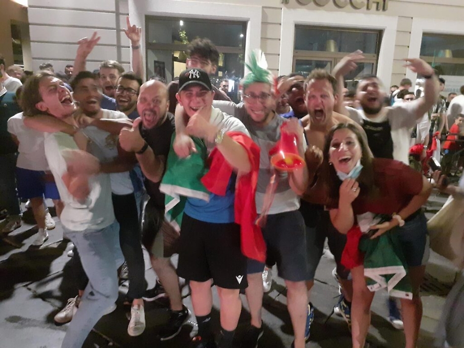 9CBA0E90-D936-4AC8-89C0-8AE1106D3BFB