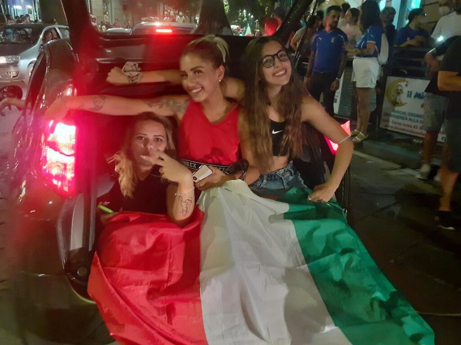 E8F89729-72CB-4DB8-8890-74B1030BDD71