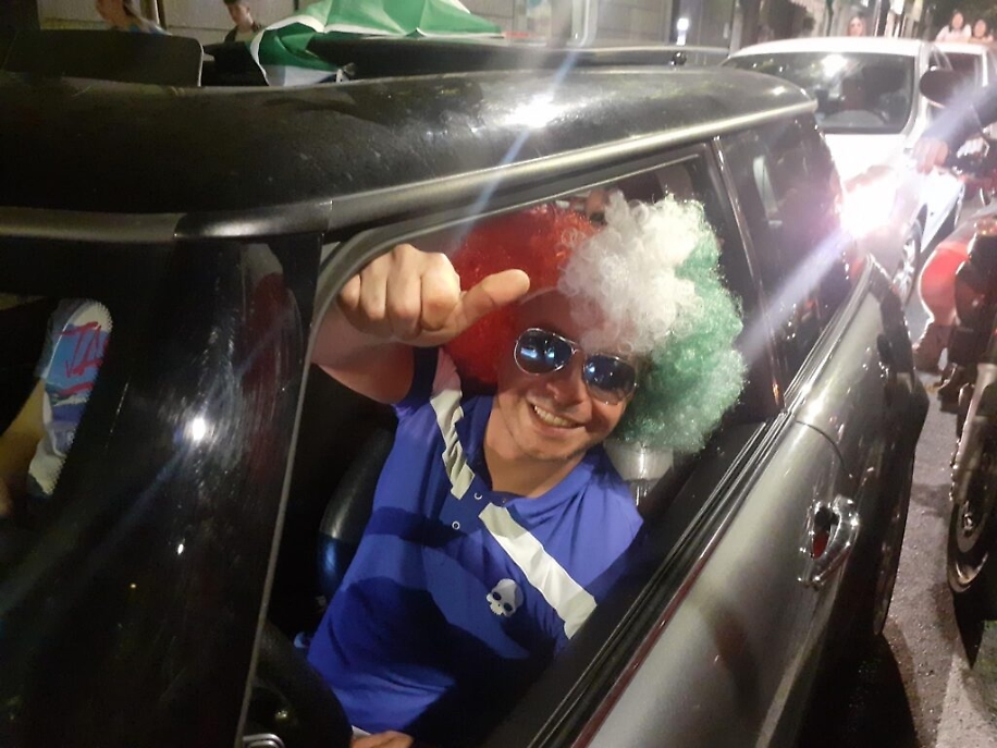 FCCBFEF5-0C93-4400-974F-BFAB3E0DCDE6