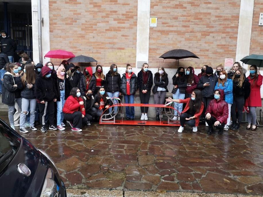 Artom panchine rosse 5