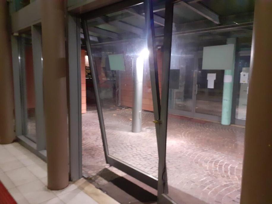 98DBC0E2-500E-4685-869C-F25C3D7A60EB