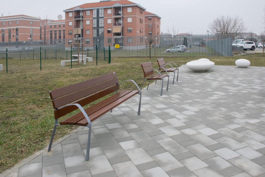 Area giochi in via Bazzano8