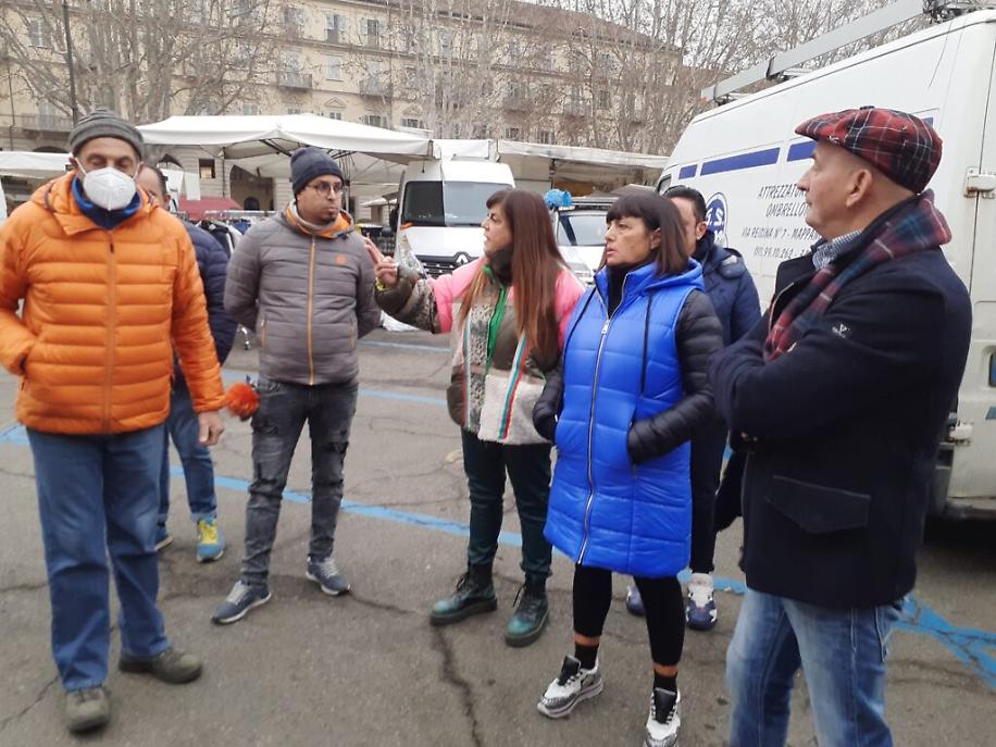 Mercato piazza Alfieri 09