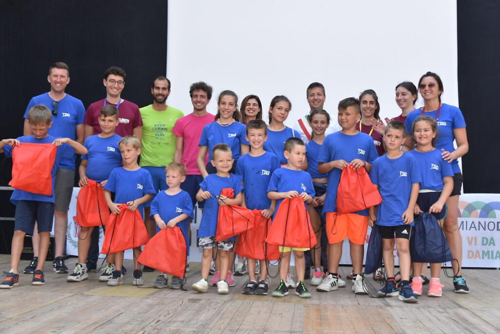 I bambini che hanno partecipato al plogging