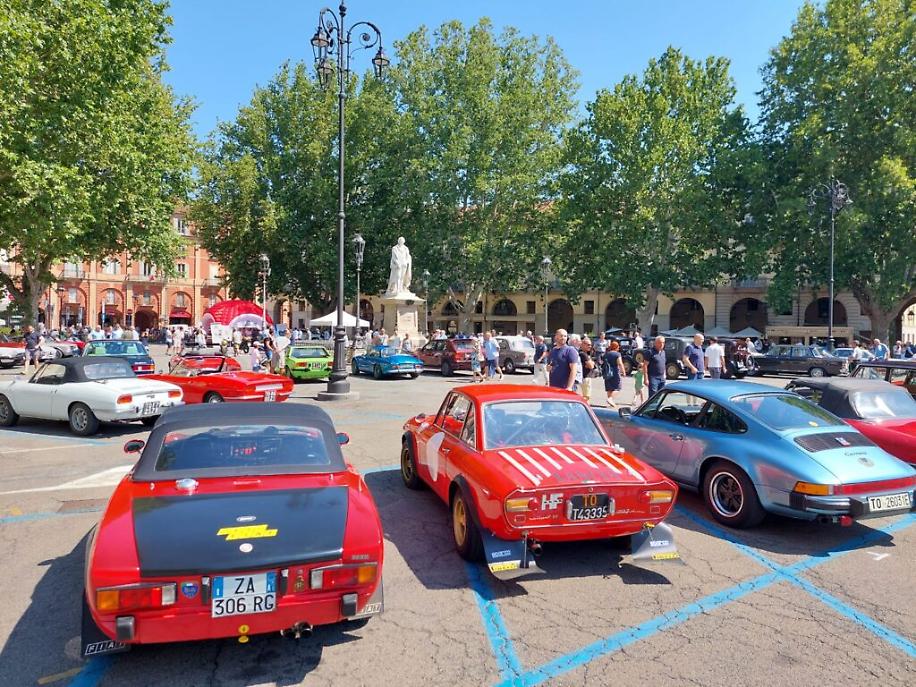 31&deg; interclub auto storiche piazza Alfieri Asti15