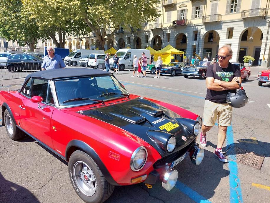 31&deg; interclub auto storiche piazza Alfieri Asti16