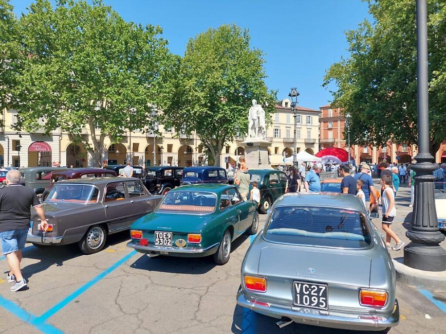 31&deg; interclub auto storiche piazza Alfieri Asti3