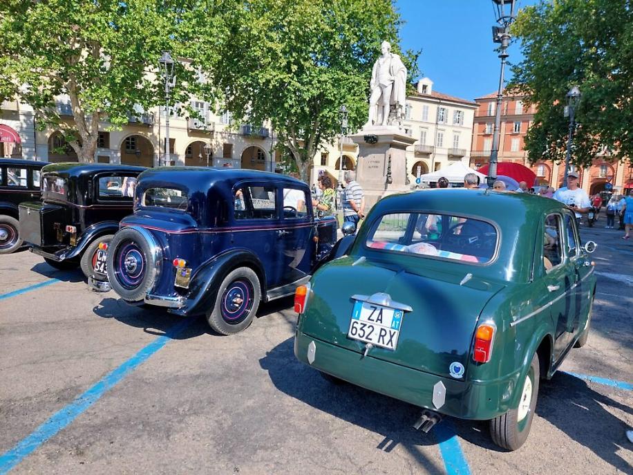 31&deg; interclub auto storiche piazza Alfieri Asti6