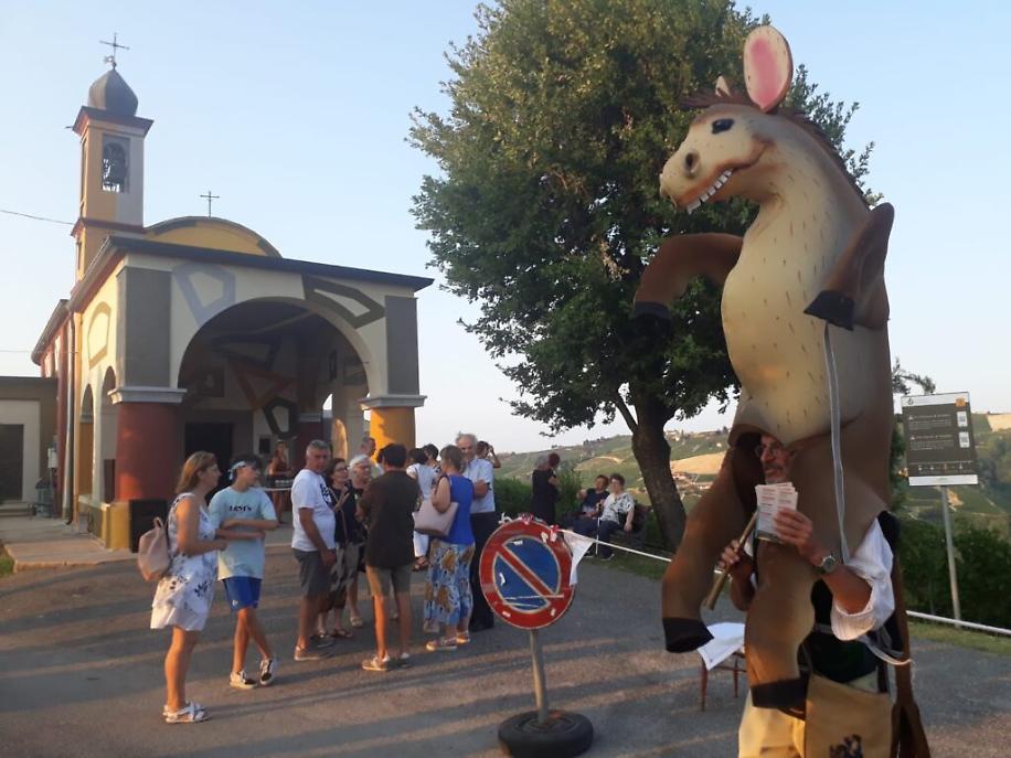 coazzolo il mondo al contrario paesaggi e oltre