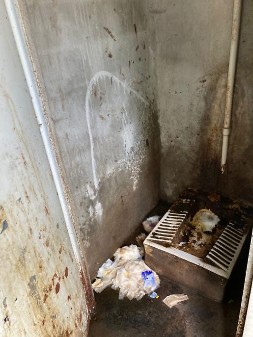 142309F3-F1AD-4BCC-8A72-76238353ECA6