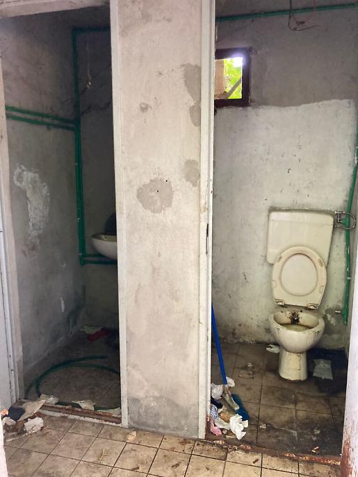 A3D6B786-4983-4BEE-B340-49FEFB69BA20