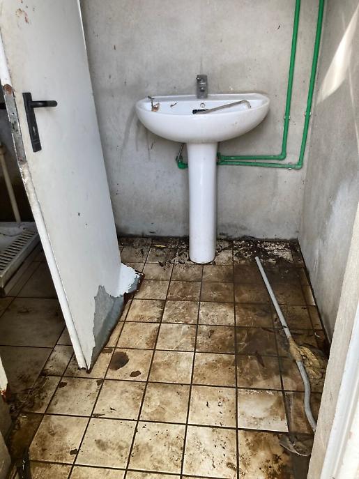 A4986B4B-61BC-4256-9F50-70E67C4382BC