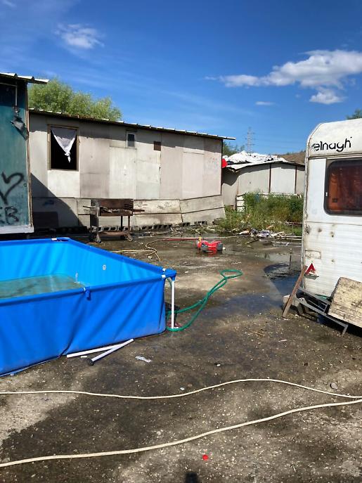 DDD888AD-8D52-4F16-8926-529D919377F6