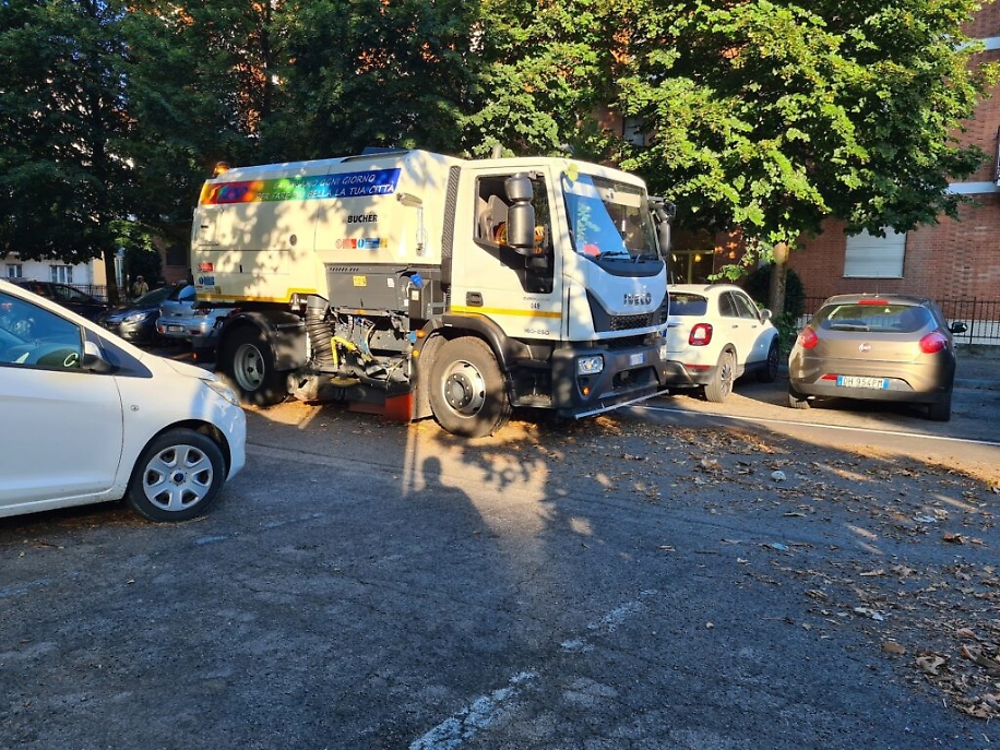 Pulizia via al Santuario Asti3