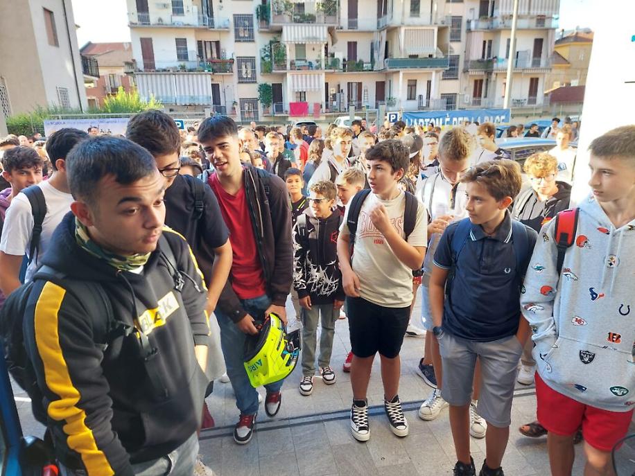 Primo giorno di scuola 2022 Artom 2