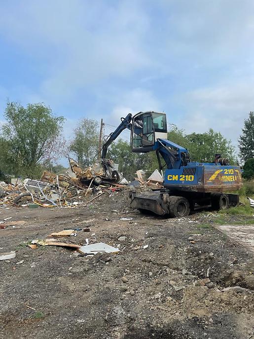 lavori al campo rom di via guerra6