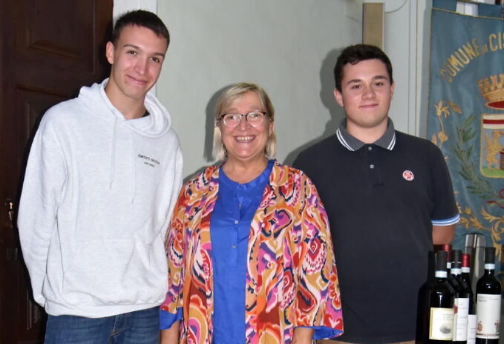 Gli studenti dell'Enologica e Tiziana Mo