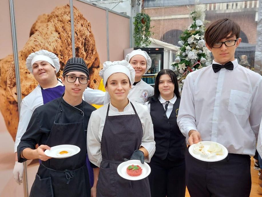 9D2231C8-EF87-4465-9127-9F5BF8DE88C1