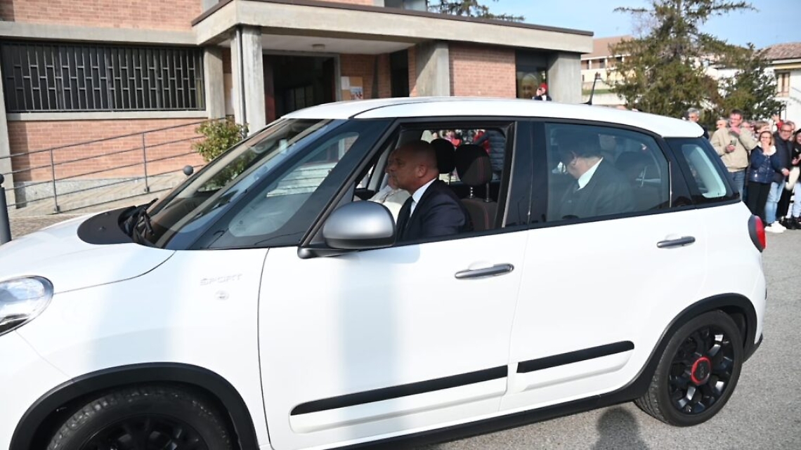 L'arrivo del Papa a Portacomaro stazione1