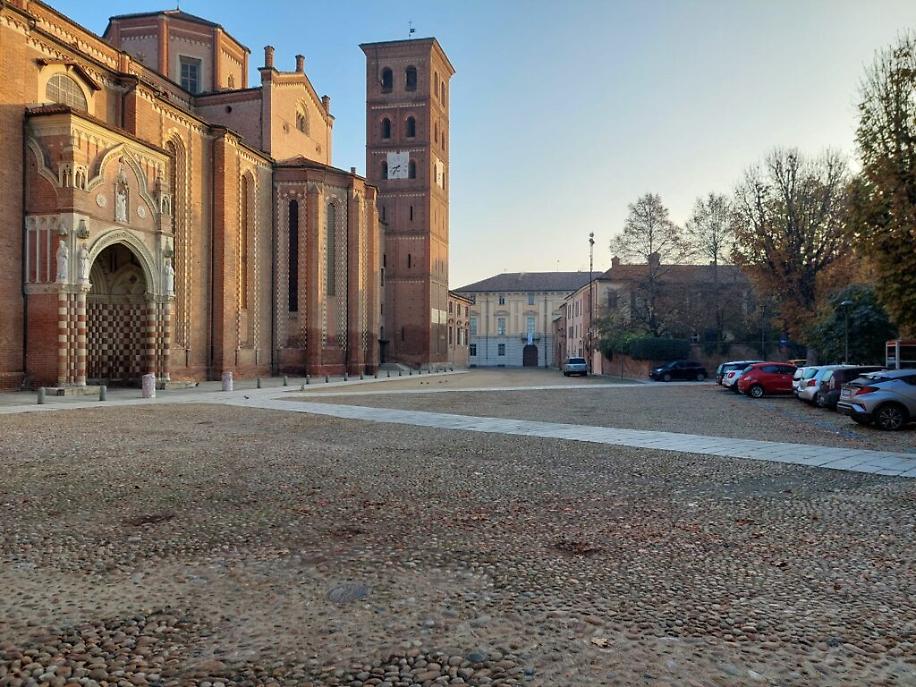 piazza Cattedrale Asti4