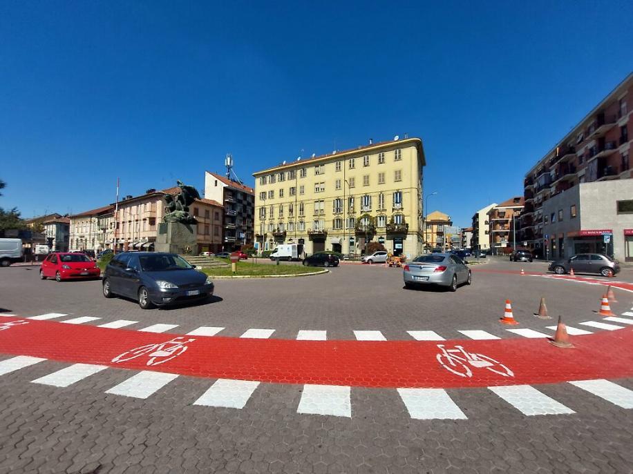 Ciclabile in piazza I Maggio5