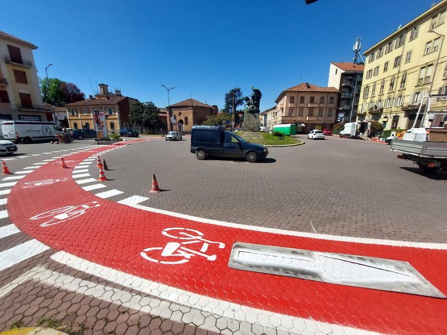 Ciclabile in piazza I Maggio8