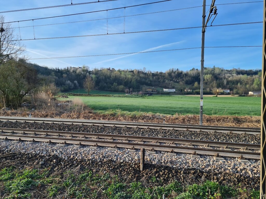 Tracciato giallo, punto di attraversamento della ferrovia