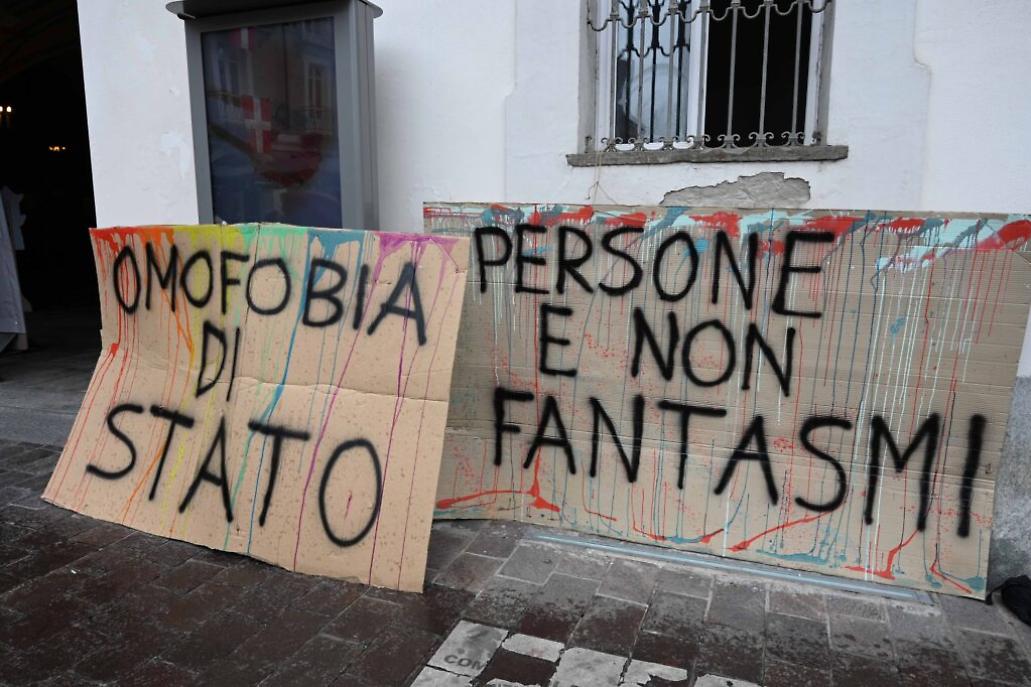 Giornata contro l'omofobia ad Asti2