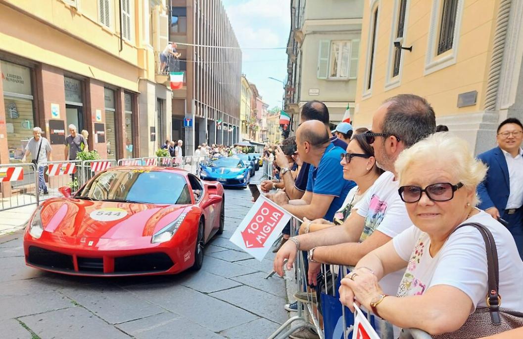 1000 Miglia ad Asti - Raduno delle Ferrari22