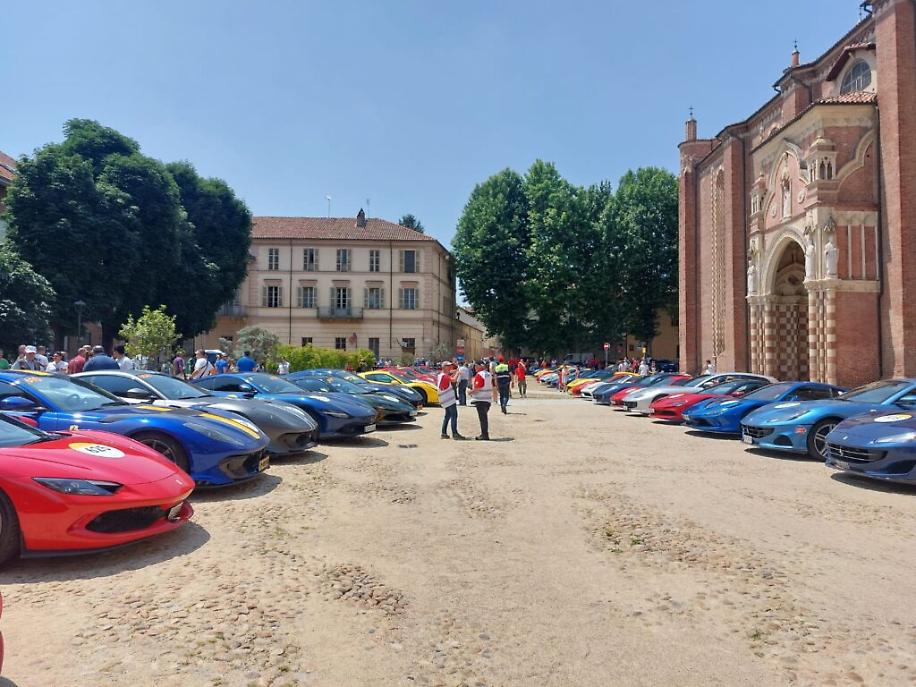 1000 Miglia ad Asti - Raduno delle Ferrari3