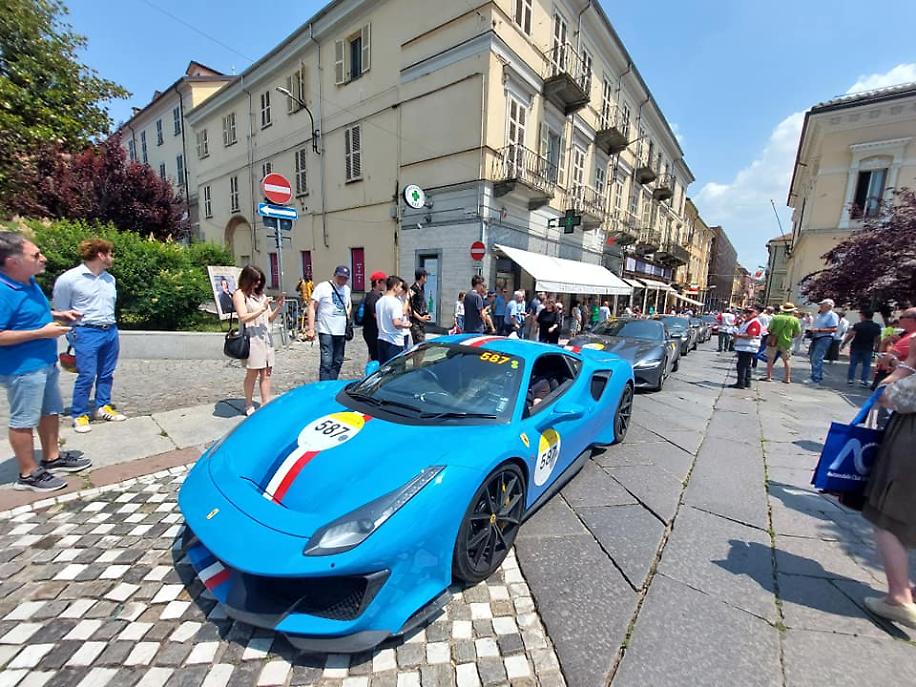 1000 Miglia ad Asti - Raduno delle Ferrari33