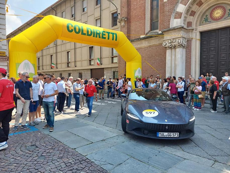 1000 Miglia ad Asti - Raduno delle Ferrari37