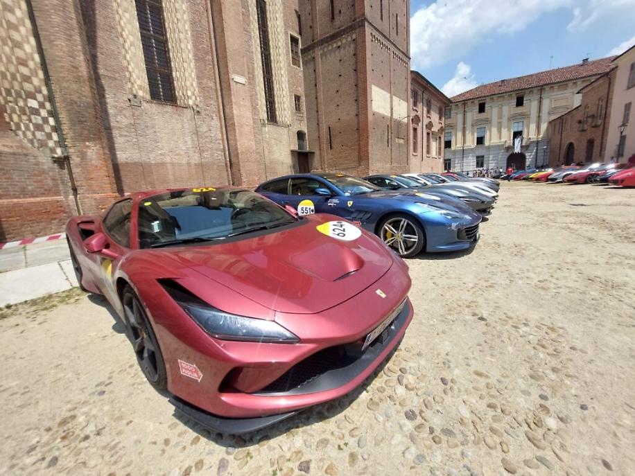 1000 Miglia ad Asti - Raduno delle Ferrari6
