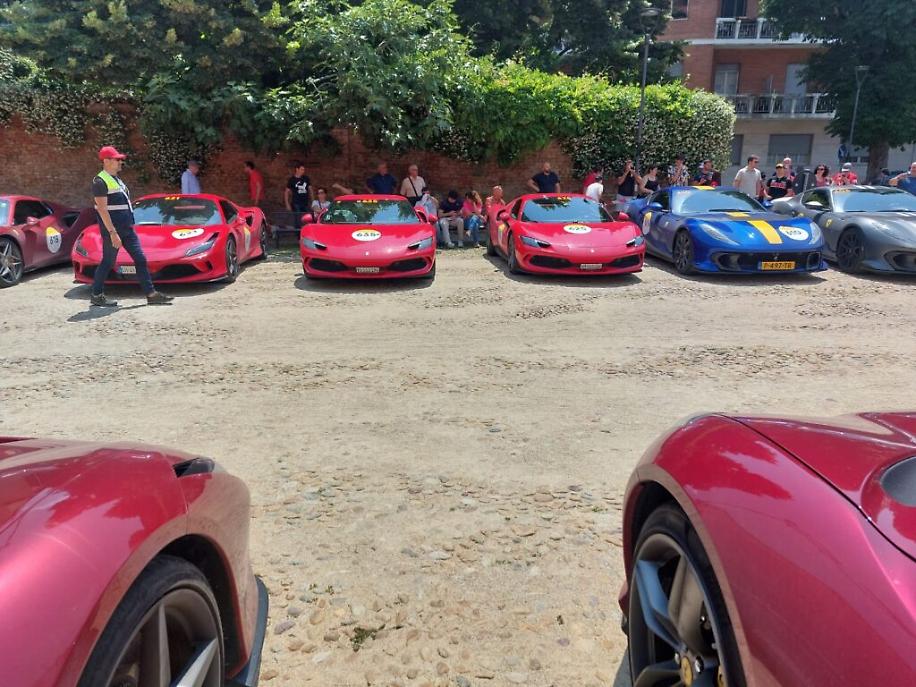 1000 Miglia ad Asti - Raduno delle Ferrari7