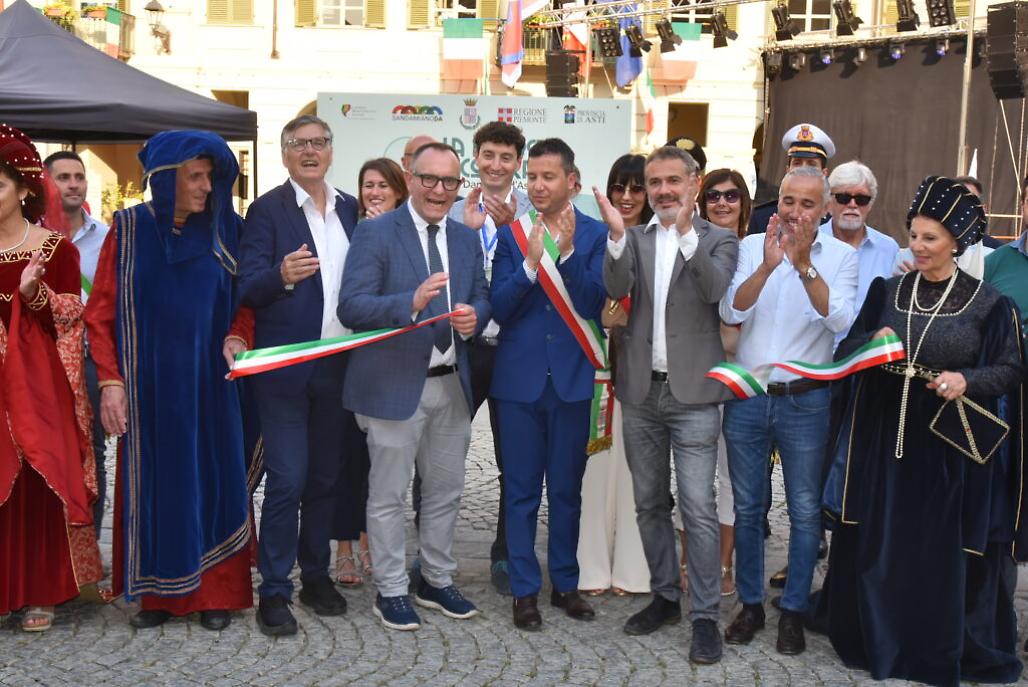 taglio del nastro inaugurale