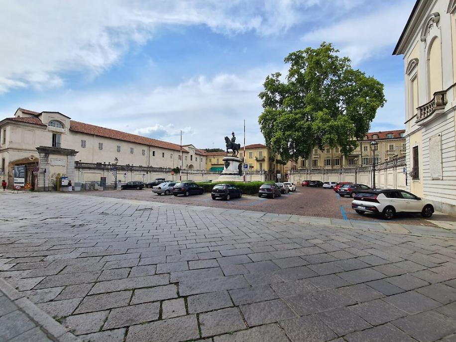 Piazza Cairoli Asti3