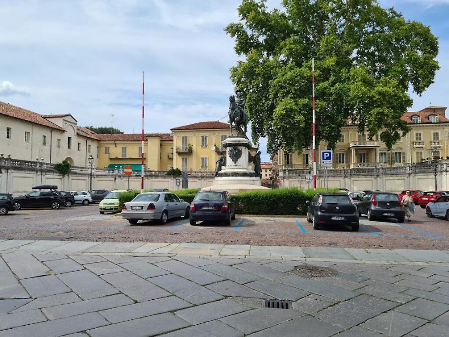 Piazza Cairoli Asti7