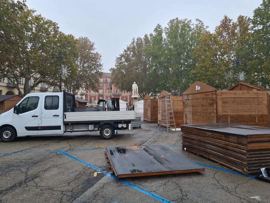 Allestimento Magico Paese di Natale 2023 piazza Alfieri11_risultato