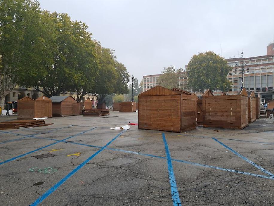 Allestimento Magico Paese di Natale 2023 piazza Alfieri4_risultato