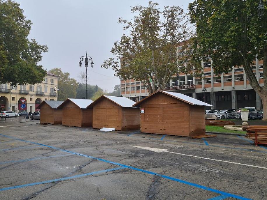 Allestimento Magico Paese di Natale 2023 piazza Alfieri9_risultato