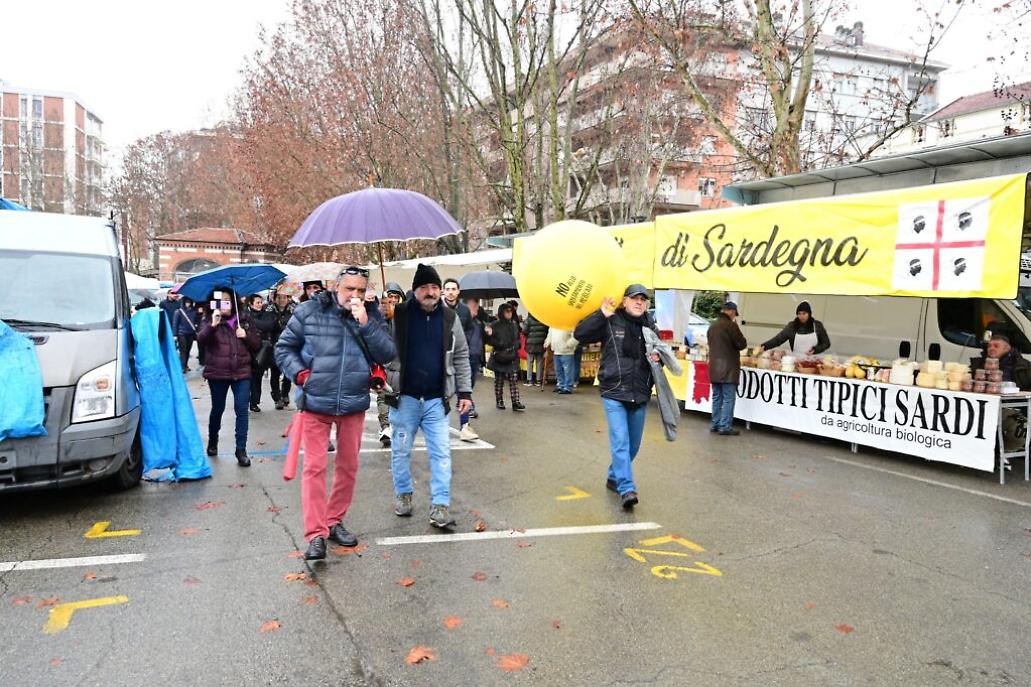 Corteo funebre mercato billi