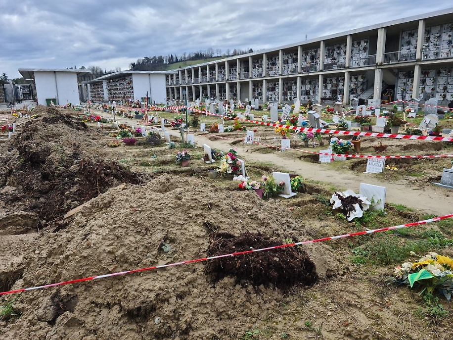 Tombe affossate cimitero di Asti risultato