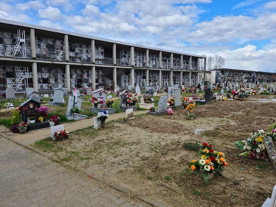 Tombe affossate cimitero di Asti risultato