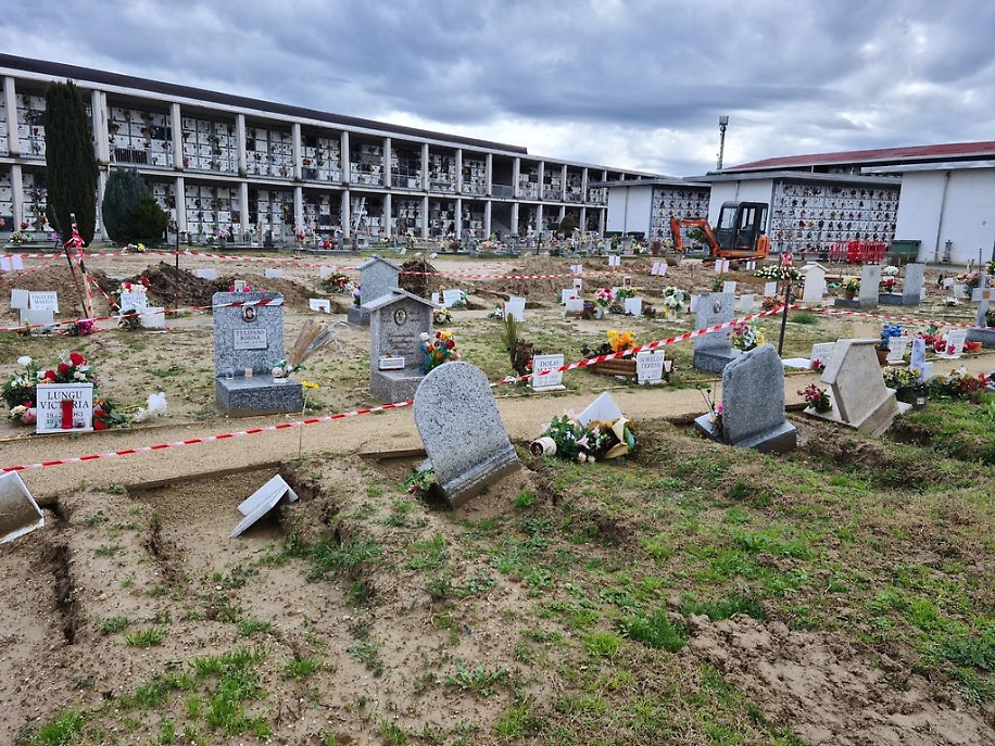 Tombe affossate cimitero di Asti risultato