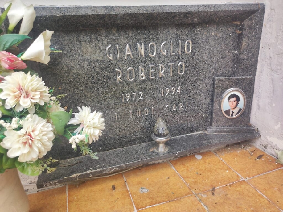 Roberto Gianoglio tomba