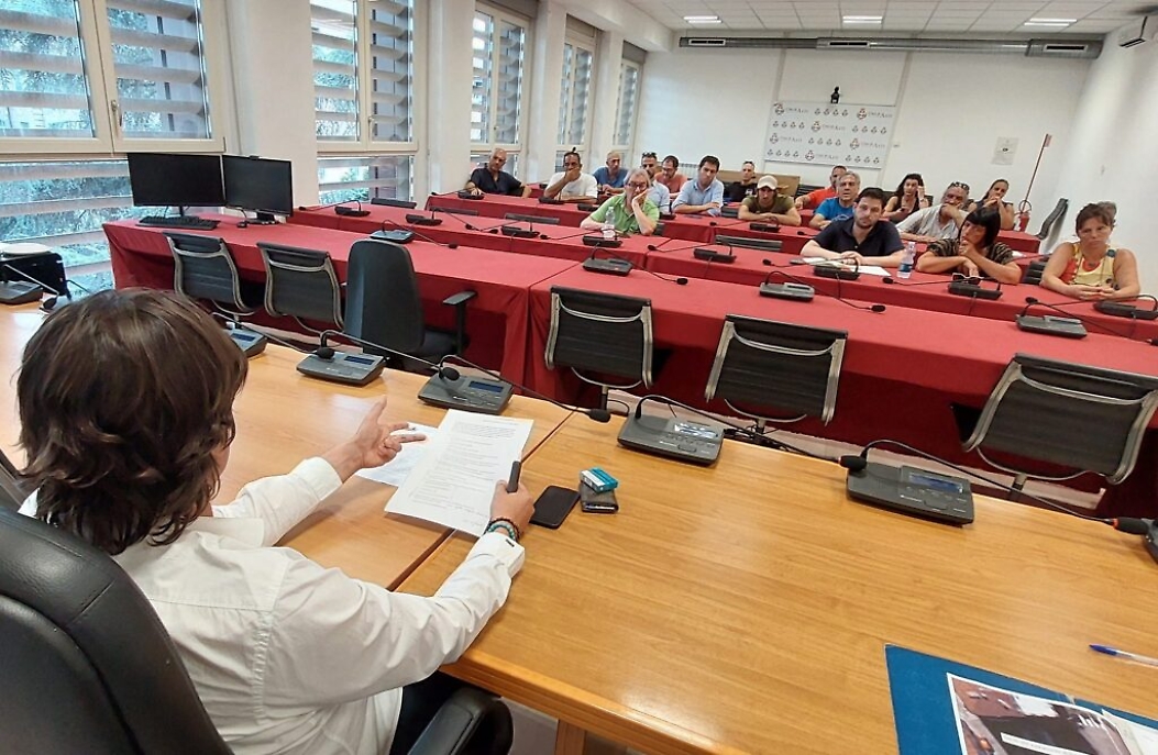 Confronto ambulanti con l'assessore Bovino