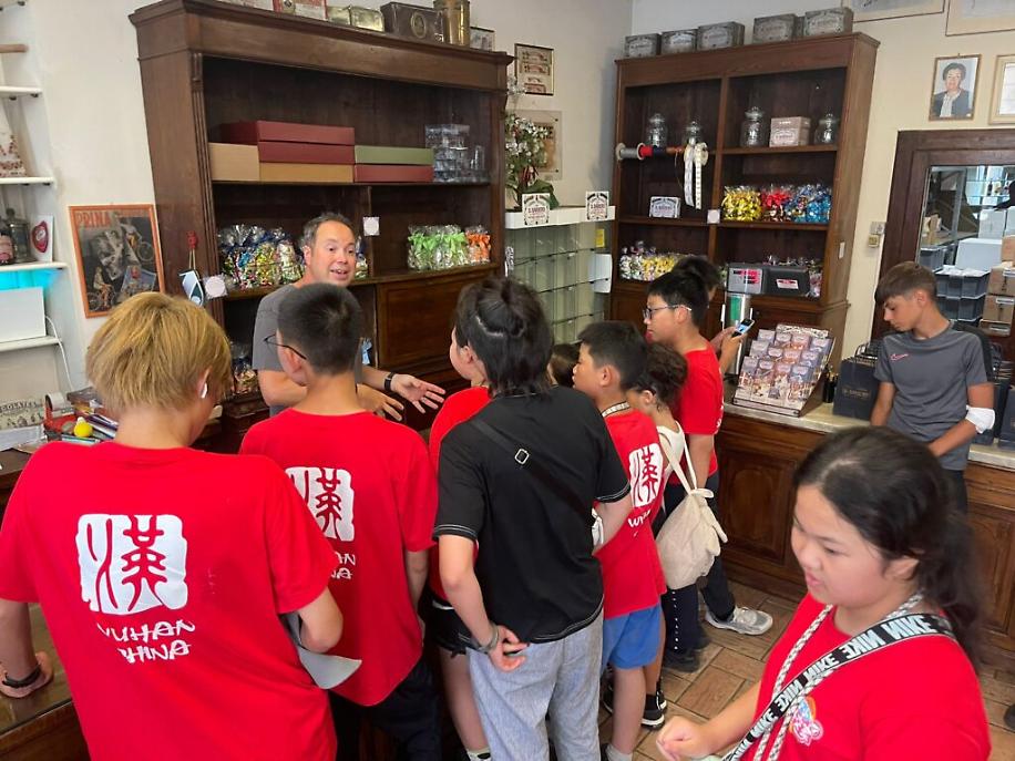 Delegazione giovani cinesi ad asti